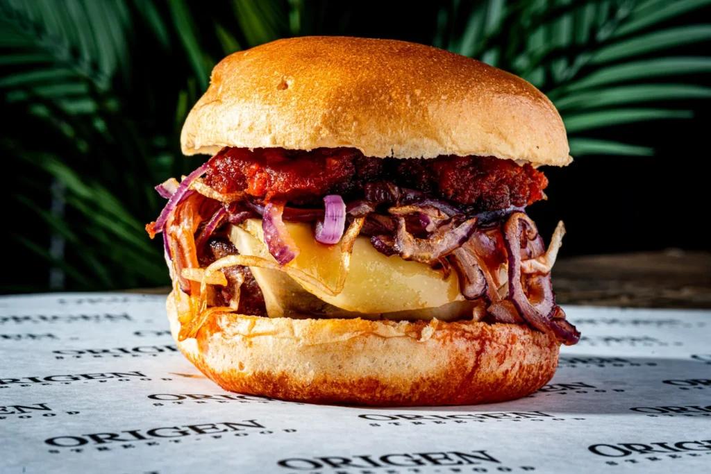 Hamburguesa La Pagesa con sobrasada y queso de oveja